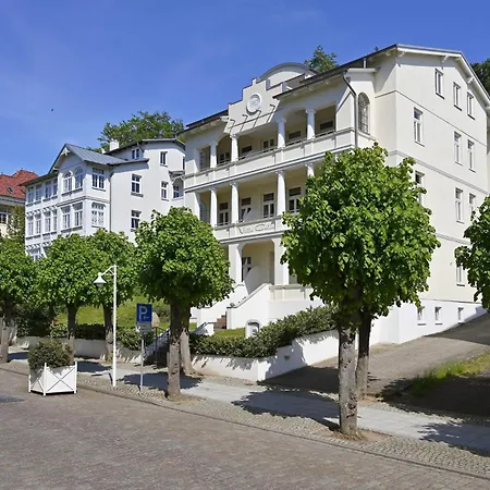 Ferienwohnung-2-villa-celia-sellin-strandnah-fuer-6-personen Apartment